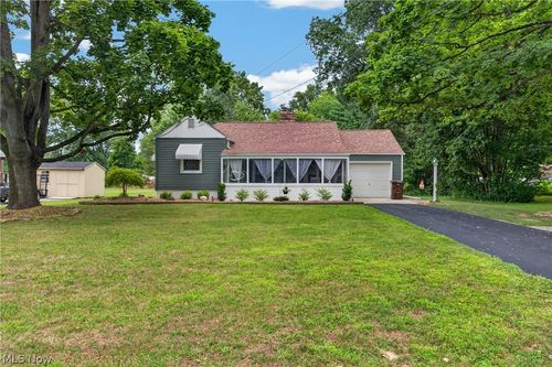 33 Sycamore Dr, New Middletown, OH, 44442-9754 | Card Image