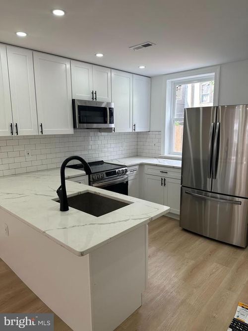 1929 Titan St, PHILADELPHIA, PA, 19146-2928 | Card Image