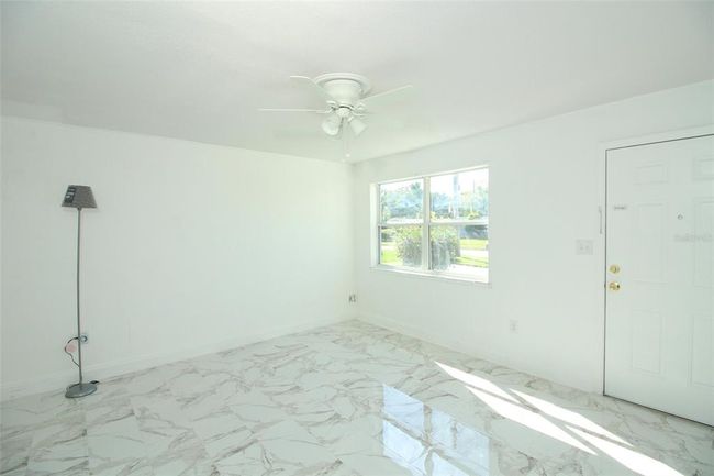Living Room | Image 6
