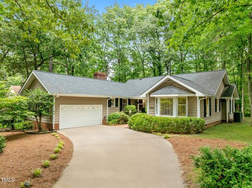 6605 Huntingridge Rd, Chapel Hill, NC, 27517-7840 | Card Image
