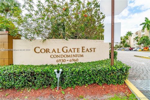 2-525-6960 Nw 186th St, Hialeah, FL, 33015-3210 | Card Image