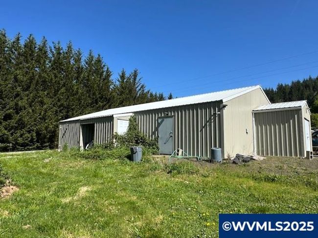 24404 Highway 20, House other with 3 bedrooms, 1 bathrooms and null parking in Philomath OR | Image 14