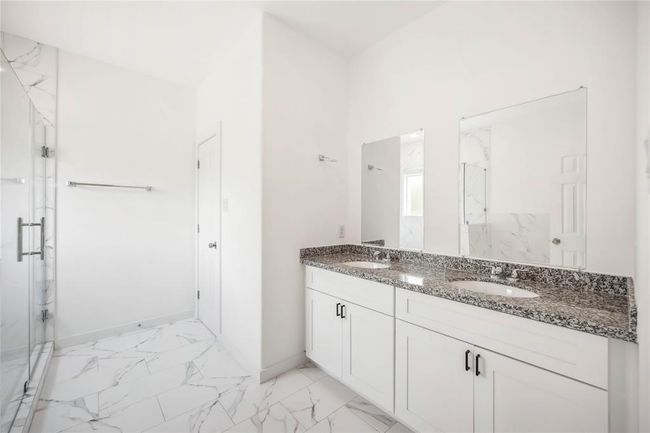 Primary bath | Image 27