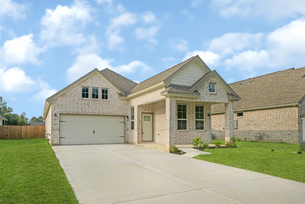 Little Spring Ct, Anahuac, TX 77514