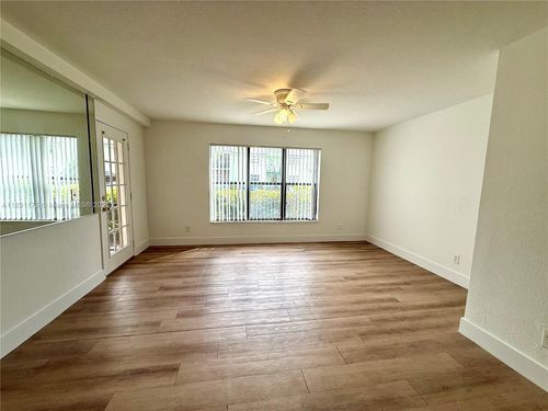 0-4039 Nw 87th Ave, Sunrise, FL, 33351-6585 | Card Image
