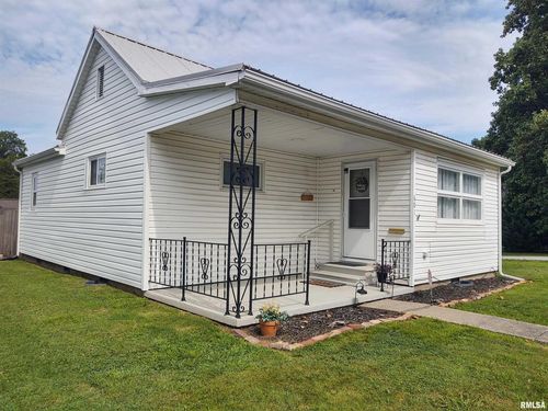 601 S State St, Christopher, IL, 62822-2042 | Card Image