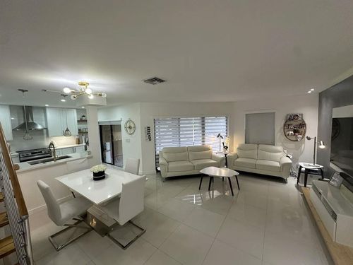 8811 W Sunrise Blvd, Plantation, FL, 33322-5257 | Card Image