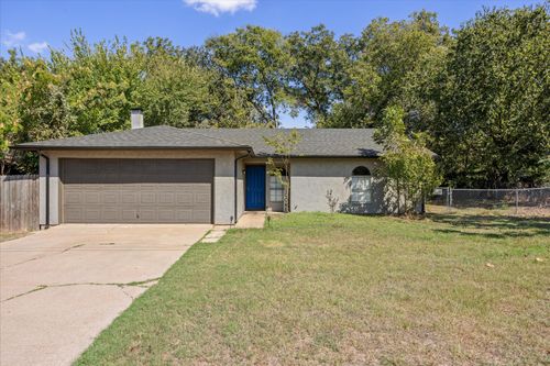 615 Whisperview Cir, Granbury, TX, 76049-5927 | Card Image