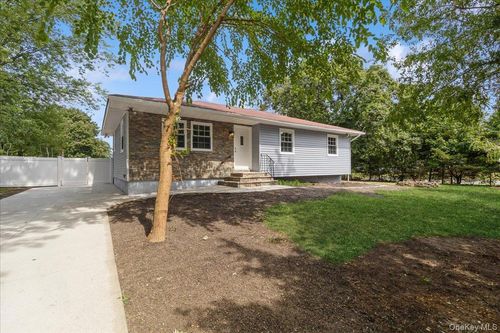 509 Hampton Ave, Bellport, NY, 11713-1603 | Card Image