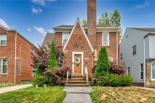 1909 Powell Ave, Cleveland Heights, OH, 44118-2223 | Card Image
