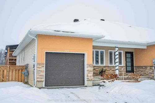 225 Third St W, Cornwall, ON, K6J0B6 | Card Image