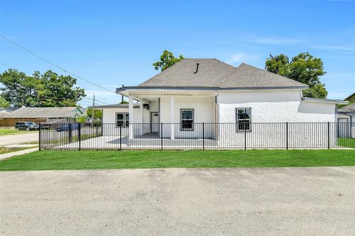 1912 Gentry St, Houston, TX, 77009-8460 | Card Image