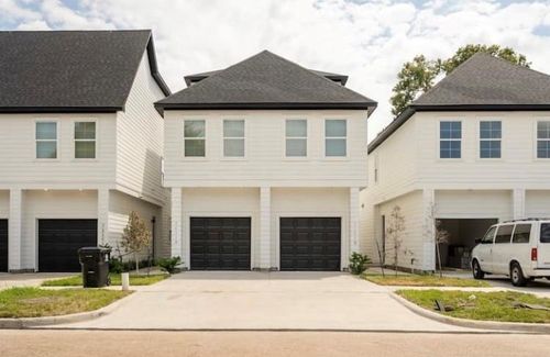 b-3231 Real St, Houston, TX, 77087-1218 | Card Image
