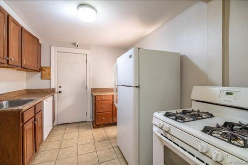 26 E Catherine St, Nyack, NY, 10960-2501 | Card Image