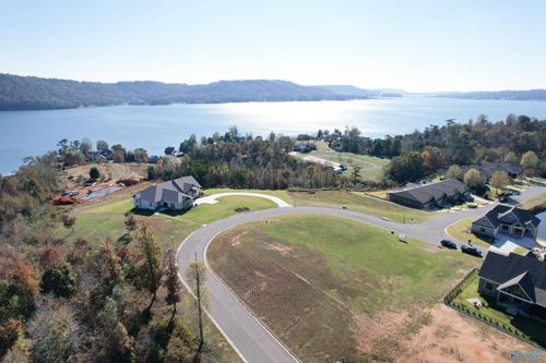9 G.L. Ridge Cir, Guntersville, AL, 35976-0408 | Card Image