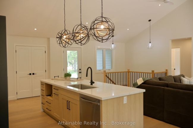 24 Collins Crt, House other with 4 bedrooms, 3 bathrooms and 3 parking in Utterson ON | Image 30