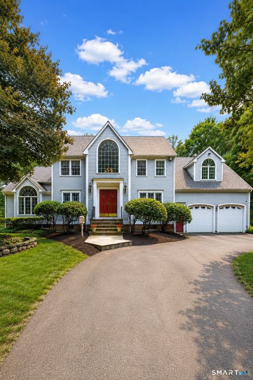 17 Plumtrees Rd, Newtown, CT, 06470-1729 | Card Image