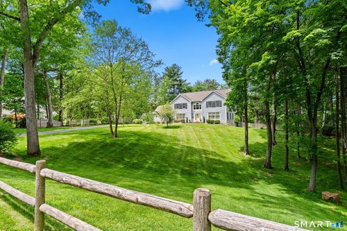 7 Tallwood Ln, Weatogue, CT, 06089-9501 | Card Image
