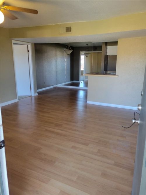 apt-100-904 University Oaks Blvd, College Station, TX, 77840-3593 | Card Image