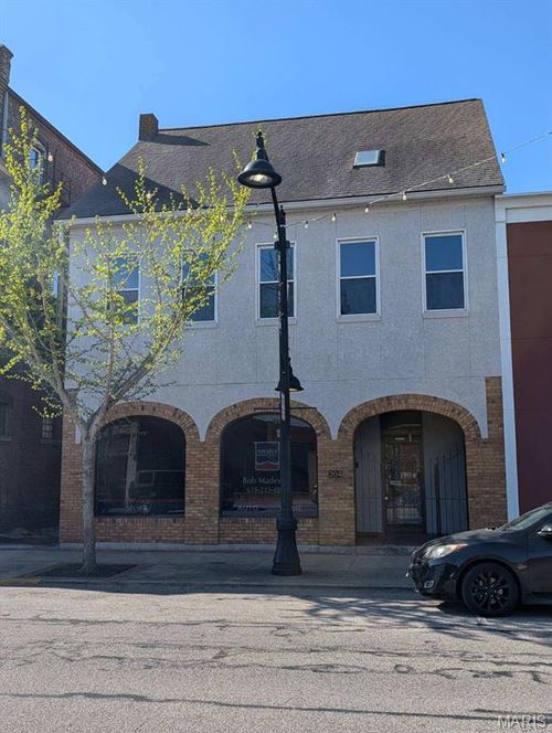 204 W Main St, Belleville, IL, 62220-1504 | Card Image