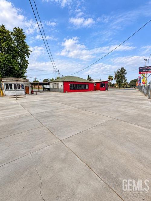 1201 E Truxtun Avenue, Bakersfield, CA, 93305 | Card Image
