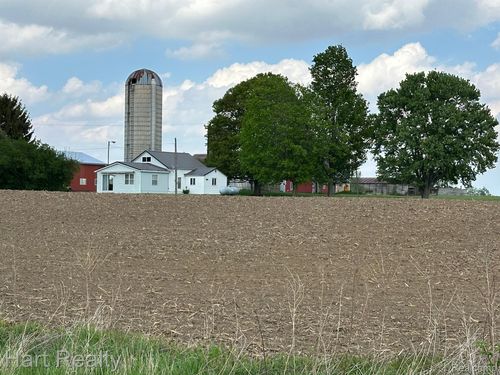 9548 Sharp Rd, Clifford, MI, 48727-9732 | Card Image