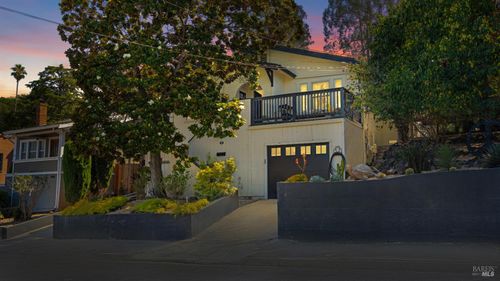 121 Belle View Ave, Petaluma, CA, 94952-2458 | Card Image