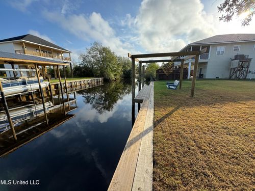 11119 Bay Cove Dr, Bay Saint Louis, MS, 39520-2318 | Card Image