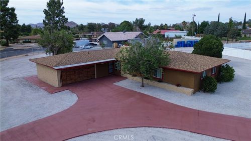 18328 Symeron Rd, Apple Valley, CA, 92307-4597 | Card Image