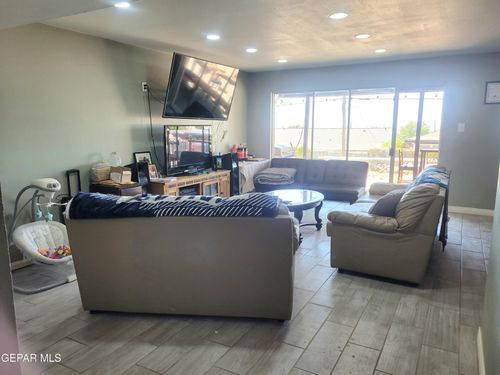 3024 Tyler Ave, El Paso, TX, 79930-4118 | Card Image