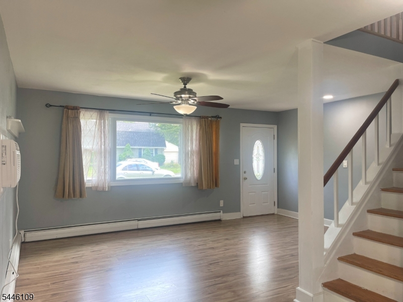 Residential Lease in Woodbridge Twp. 4