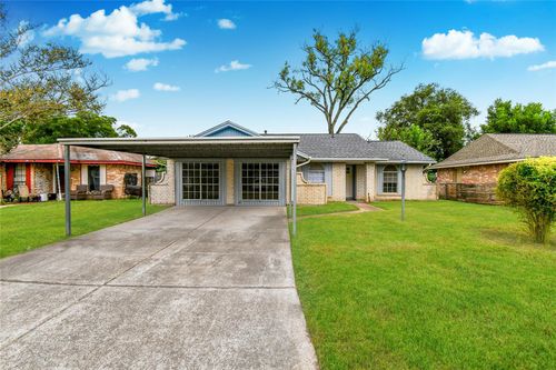 7210 Lumber Jack Dr, Houston, TX, 77040-1824 | Card Image