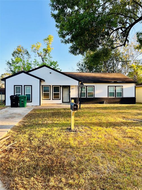 6107 Belmark St, Houston, TX, 77033-1219 | Card Image