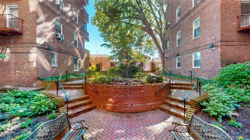 apt-301-118-11 84th Ave, Kew Gardens, NY, 11415-2934 | Card Image