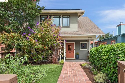 3943 Park Boulevard Way, Oakland, CA, 94610 | Card Image
