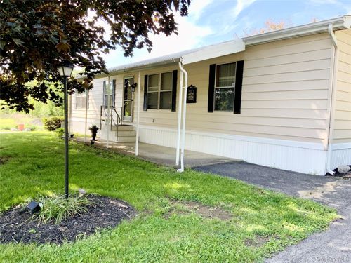 18 Cook Ln, New Paltz, NY, 12561-4202 | Card Image