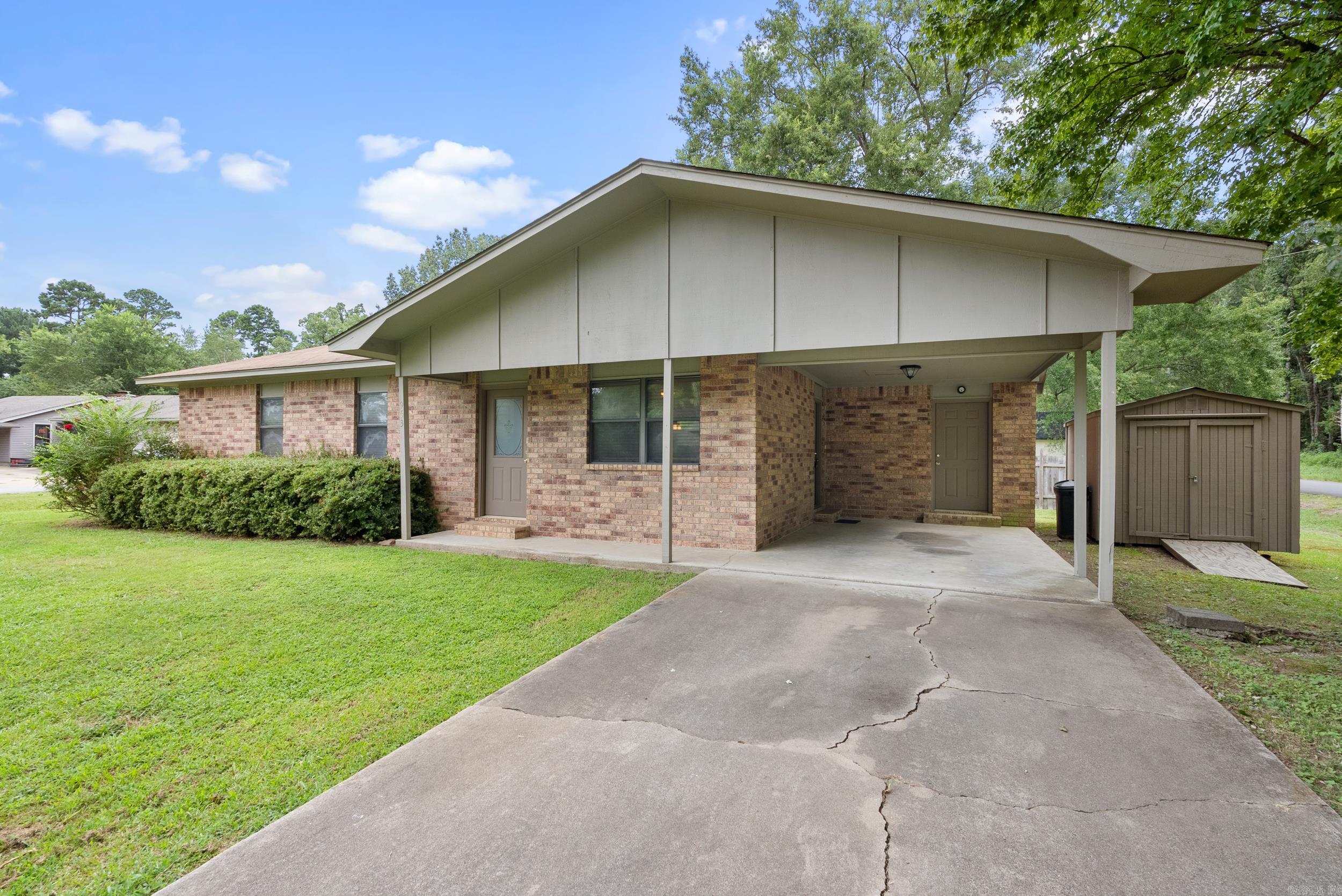 Ezell St, Perryville, AR 72126