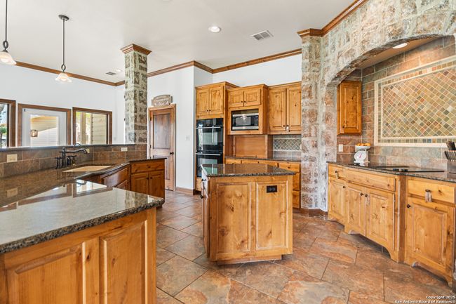 70 Cleo Ln, House other with 4 bedrooms, 4 bathrooms and null parking in Boerne TX | Image 15