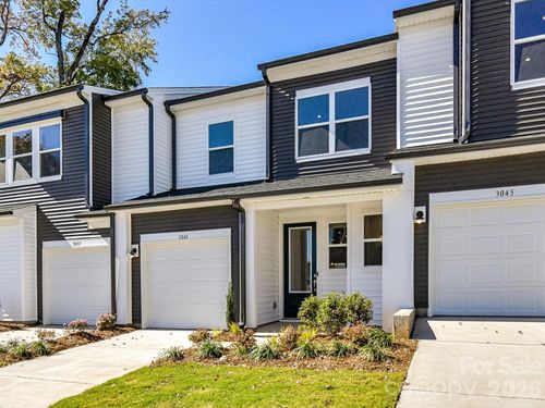 3041 Hutton Gardens Ln, Charlotte, NC, 28269-4910 | Card Image