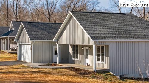 587 Memorial Park Dr, Sparta, NC, 28675-9729 | Card Image