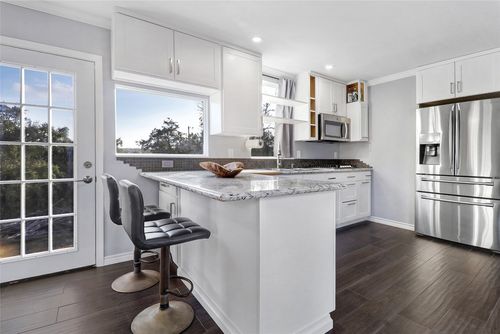 901 Thurman Rd, San Marcos, TX, 78666-9018 | Card Image