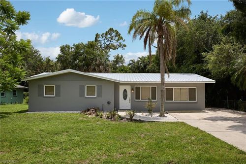 559 Woodruff St, NORTH FORT MYERS, FL, 33903-7127 | Card Image