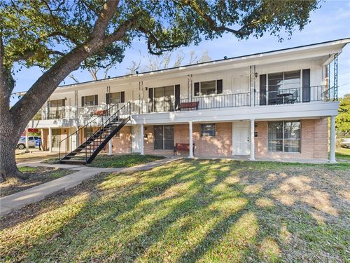 109 Wood St, Navasota, TX, 77868-3658 | Card Image