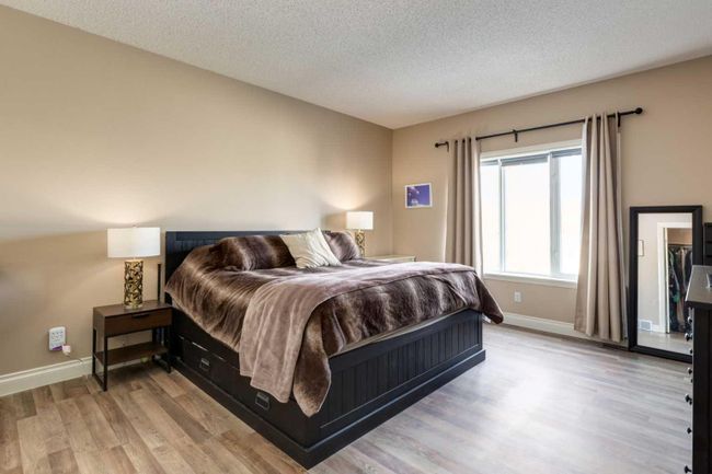 74 Discovery Ridge Road Sw, Home with 4 bedrooms, 3 bathrooms and 4 parking in Calgary AB | Image 23