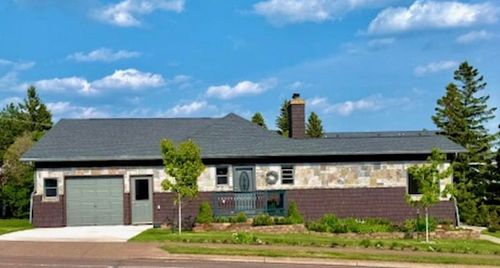 206 N Broadway Ave, Grand Marais, MN, 55604-5025 | Card Image