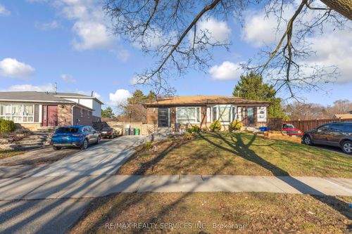 8 Chipwood Crescent, Brampton, ON, L6V2E5 | Card Image