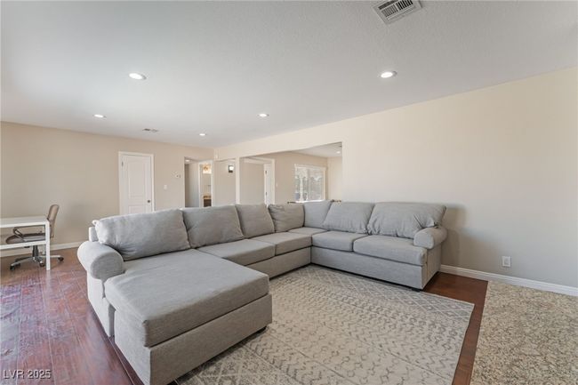 1909 E Oakey Blvd, House other with 3 bedrooms, 2 bathrooms and 4 parking in Las Vegas NV | Image 6