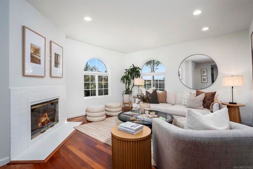 5-3009 Union St, San Diego, CA, 92101-6728 | Card Image