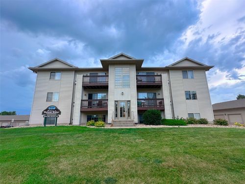 3060 Wilson Ave Sw, Cedar Rapids, IA, 52404-7809 | Card Image