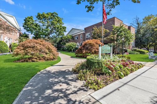 apt-4d-195 N Village Ave, Rockville Centre, NY, 11570-3806 | Card Image
